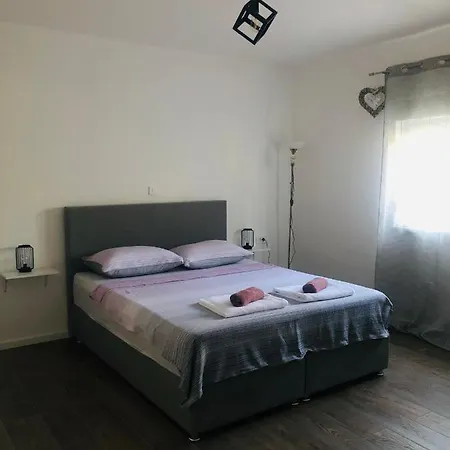 Apartman Ana Apartman *